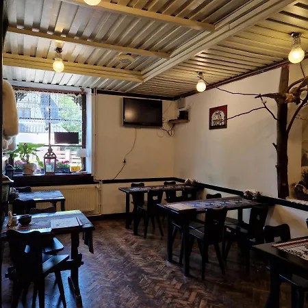 Pod Piórem 3*
