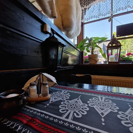 Pod Piórem Bed and breakfast *