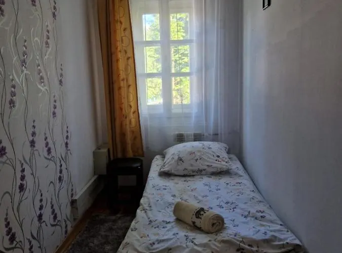 Pod Piórem Bed and breakfast